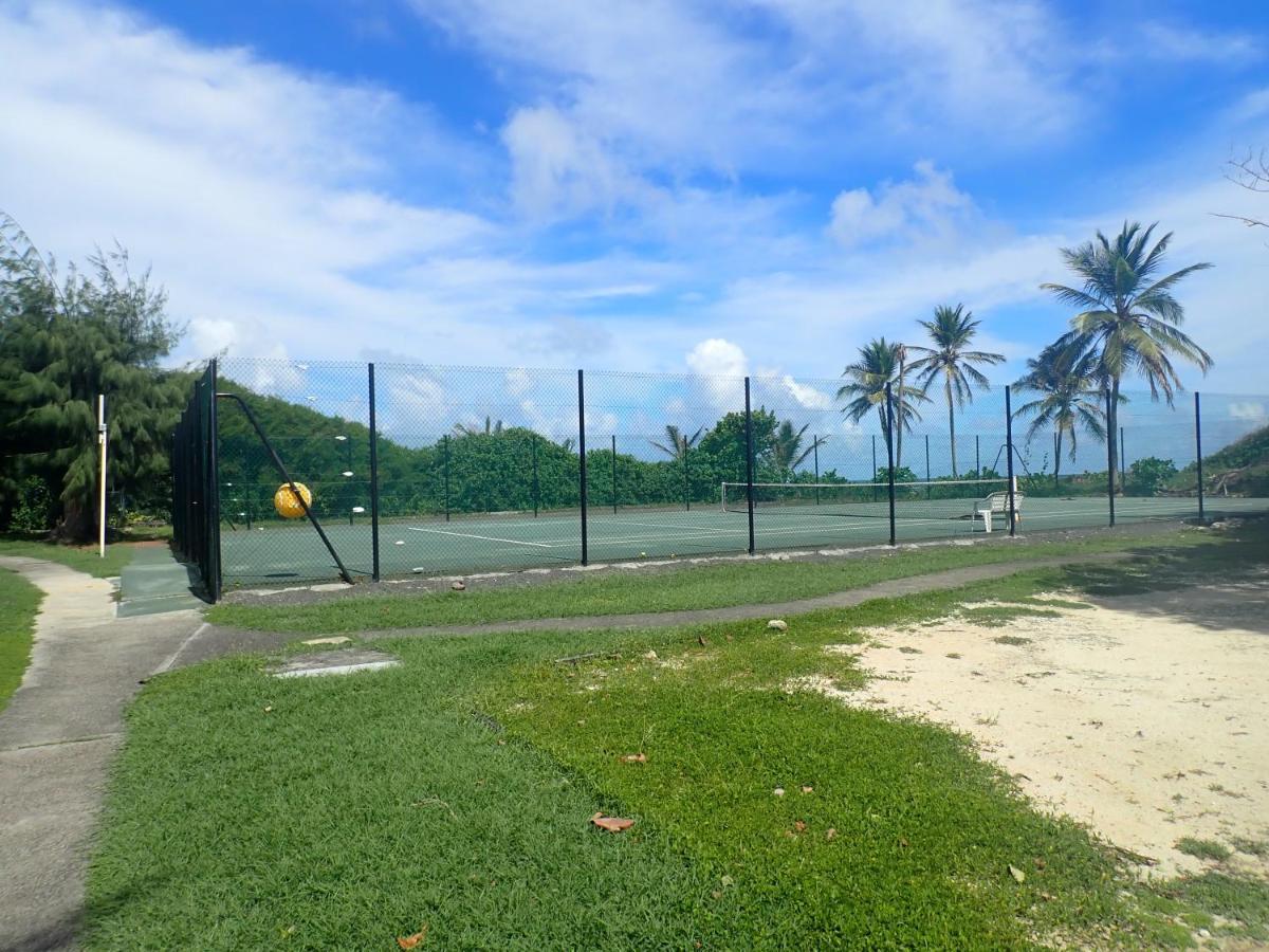 Ti Kaz Emeraude - Mer, soleil et sable fin, piscine et tennis Saint-Francois  Extérieur photo