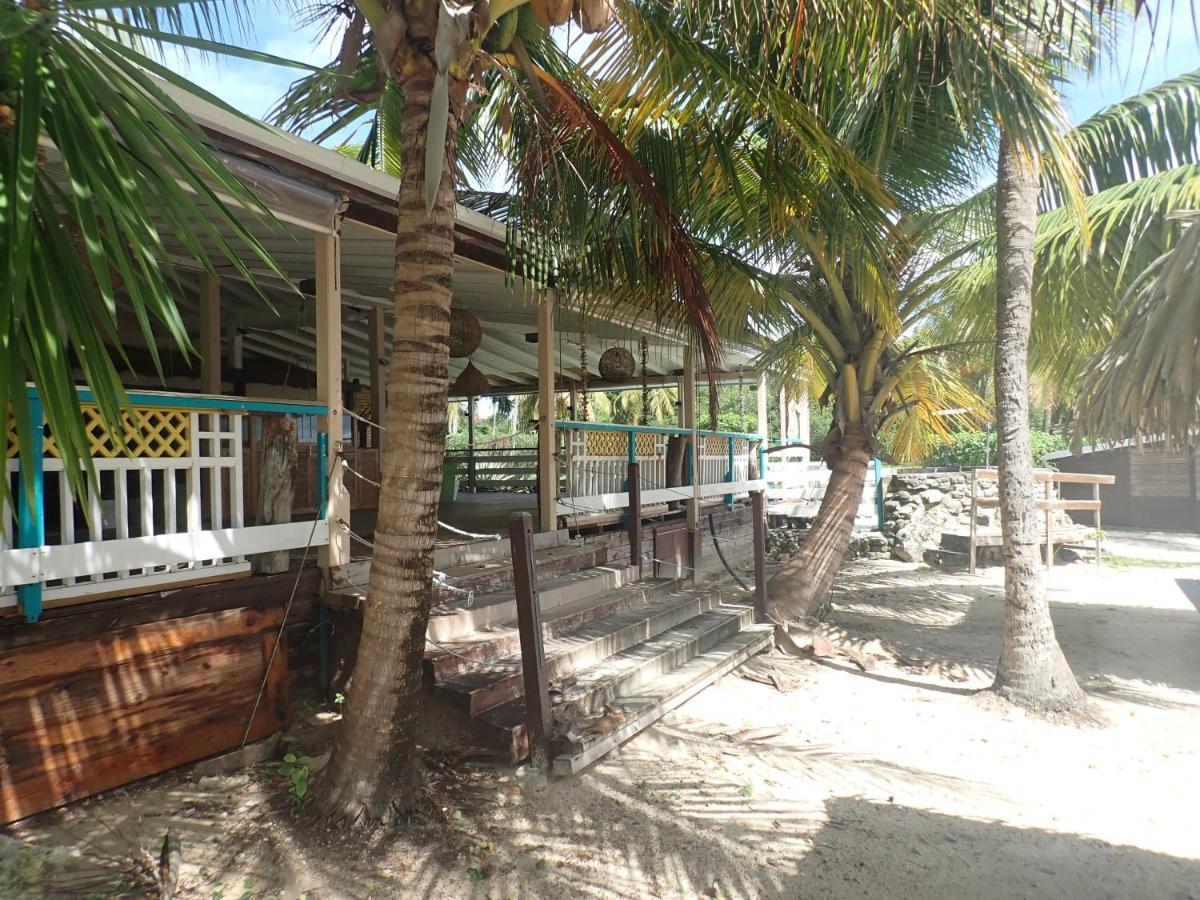 Ti Kaz Emeraude - Mer, soleil et sable fin, piscine et tennis Saint-Francois  Extérieur photo