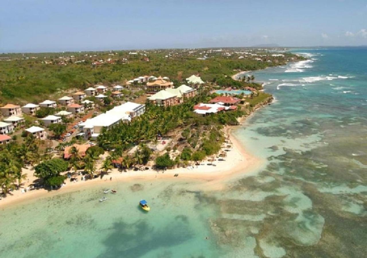 Ti Kaz Emeraude - Mer, soleil et sable fin, piscine et tennis Saint-Francois  Extérieur photo